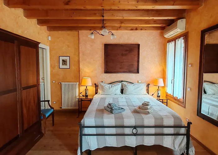 Casa Dei Cedri 招待所 3*