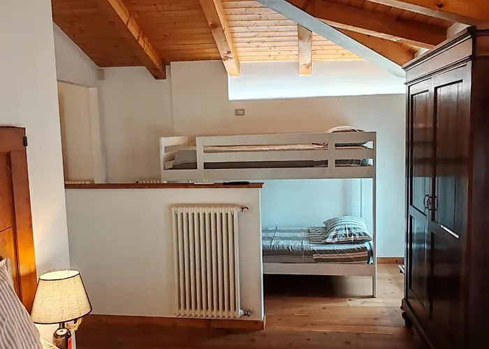 Casa Dei Cedri 招待所 3*